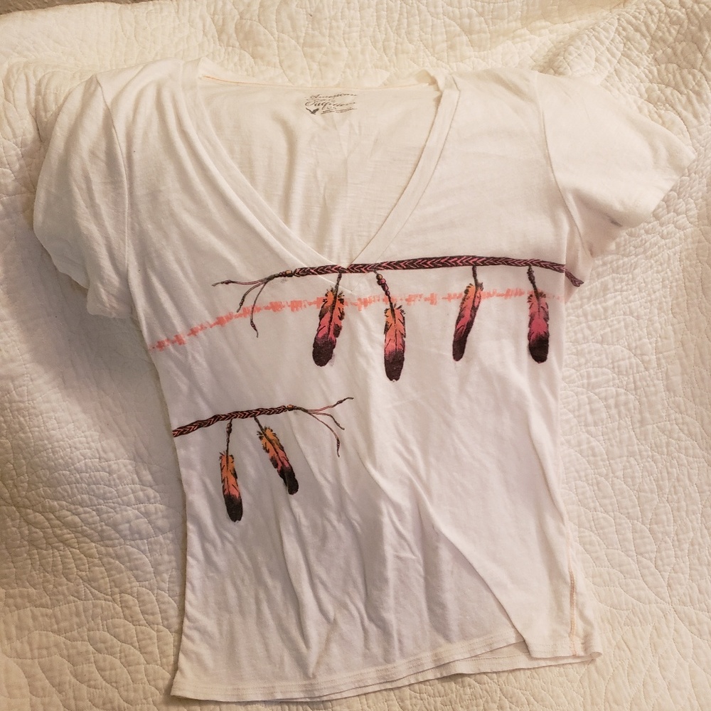 American Eagle Graphic V Neck